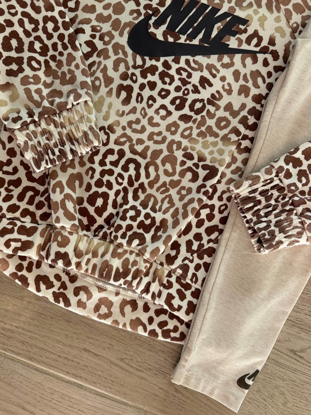 Nike Girls' Leopard Print Top with Cream Leggings - Brown/White - Picture 6 of 6